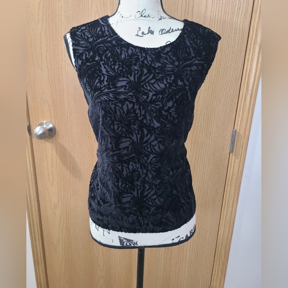 NWT Merona Silk Blend Velvet Damask Print Button Up Top